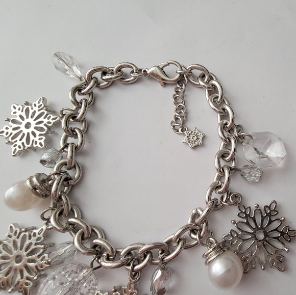 Snowflake Bracelet - Picture 2 of 6